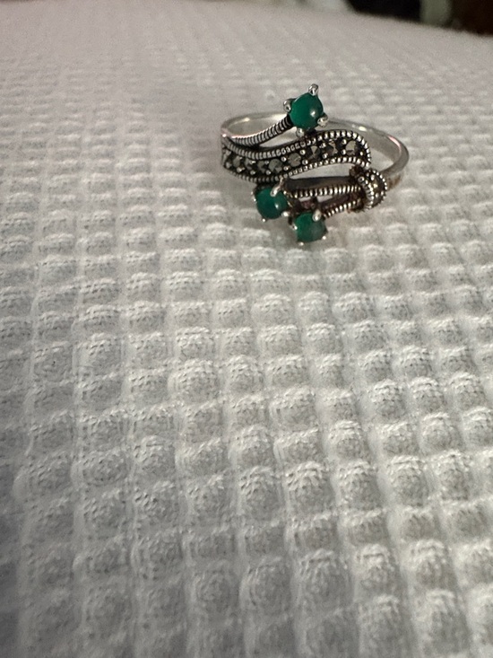 Jewelry - Sterling Silver Emerald and Marcasite Swirl Ring sz 8